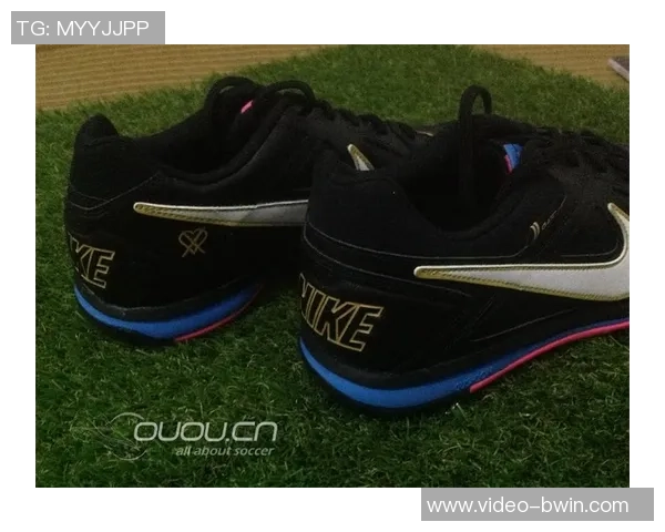 耐克5足球鞋全新上市专业性能与时尚设计完美结合助力球场表现